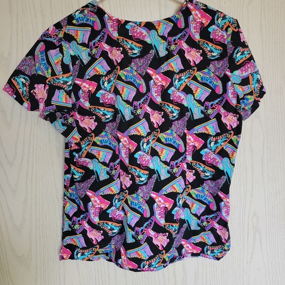 Women's Sneaker Scrub Top - Picture 2 of 3